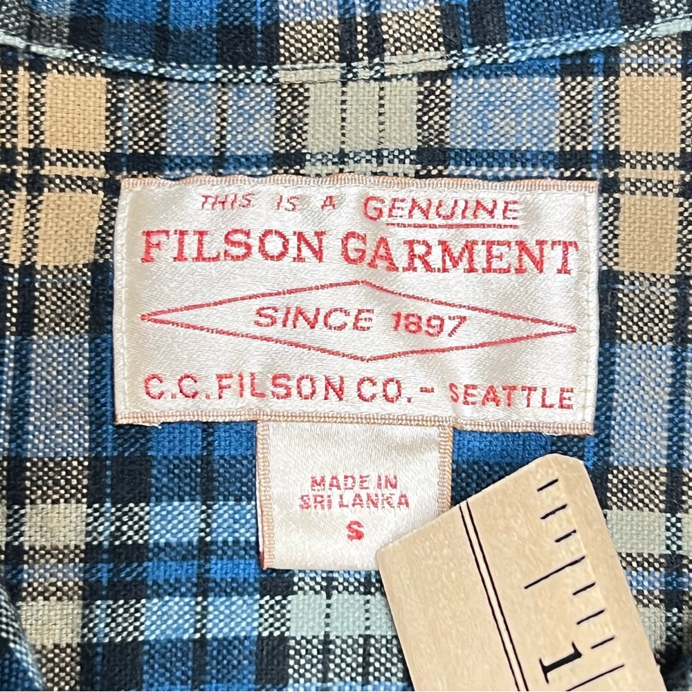 Filson Elk Heights Camp Flannel Button Down Shirt Sz S EUC Camping Hiking Trail - Picture 2 of 7